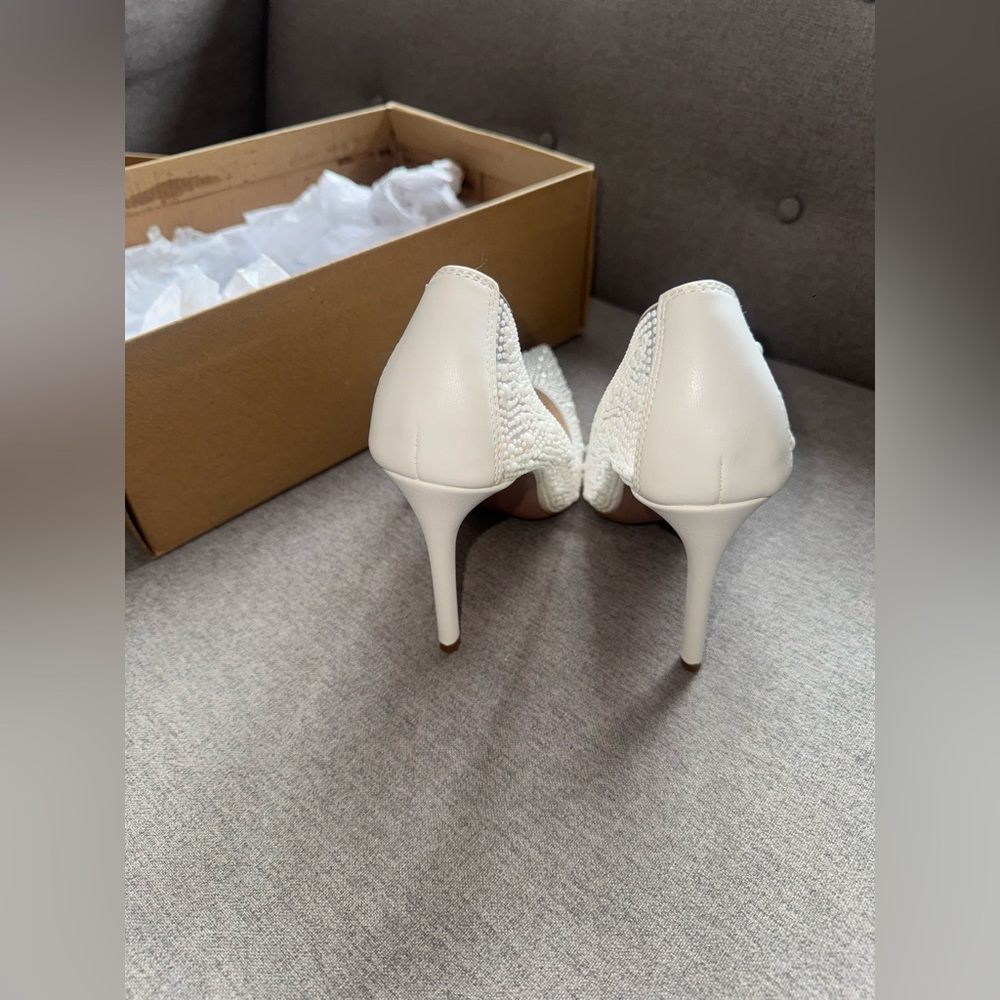 Steve Madden Thrive Pearl Clear Stiletto Heels Size 6.5 🤍🥂✨ - Picture 8 of 9